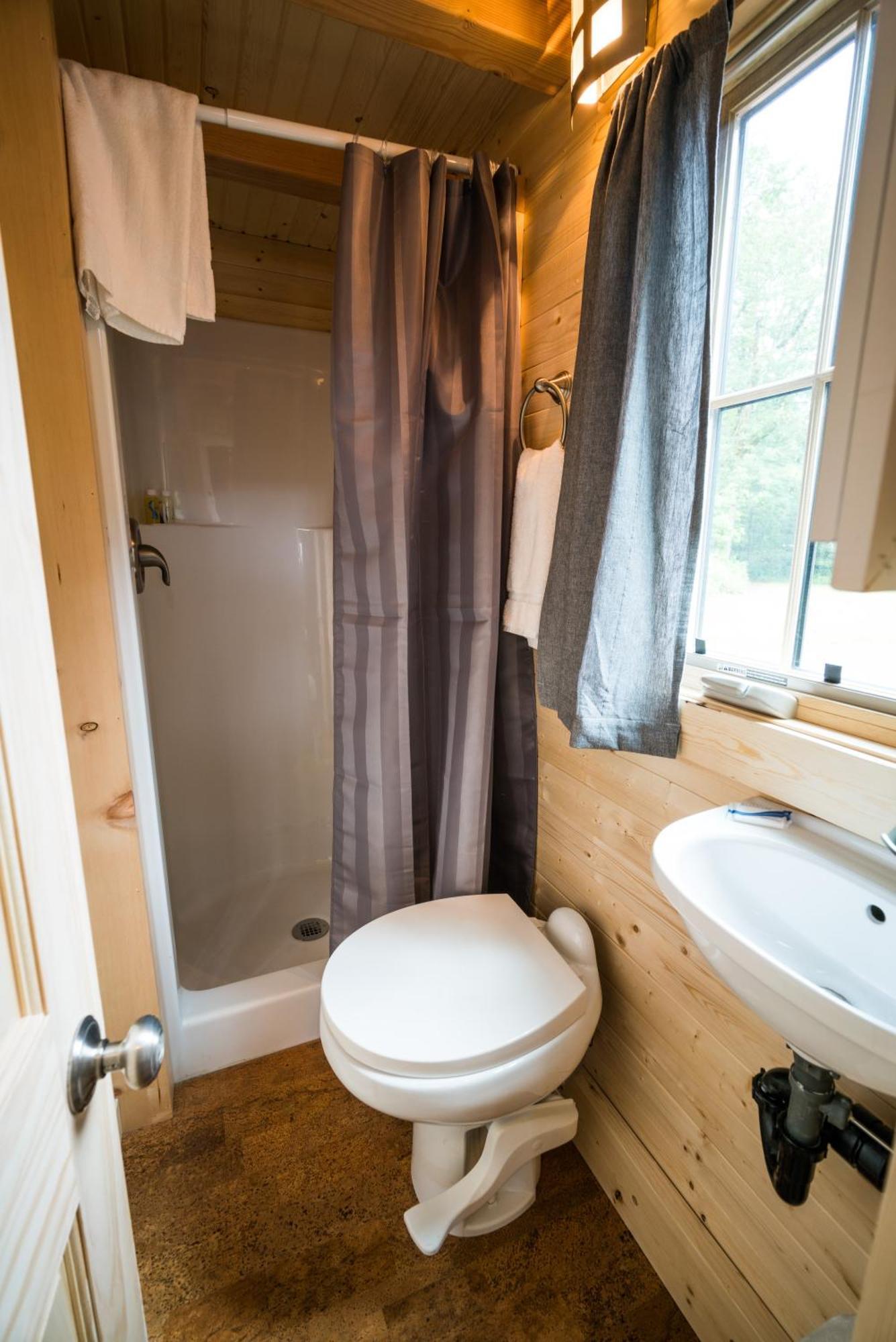 Mt Hood Tiny House Village Welches Exterior photo